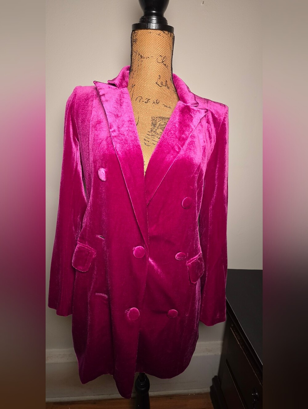 Forever 21 Double-Breasted Velvet Blazer in Fuchsia